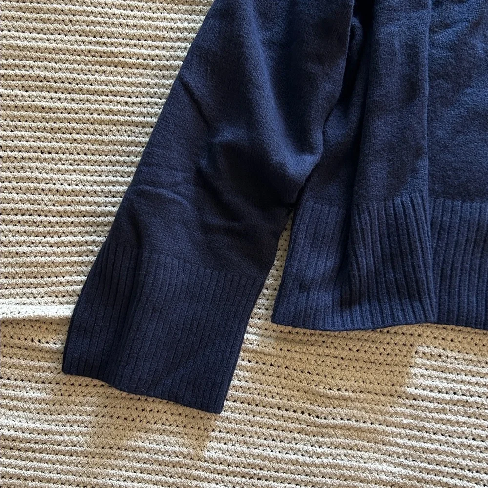 GAP Navy Blue Crew Neck Sweater - Picture 2 of 4